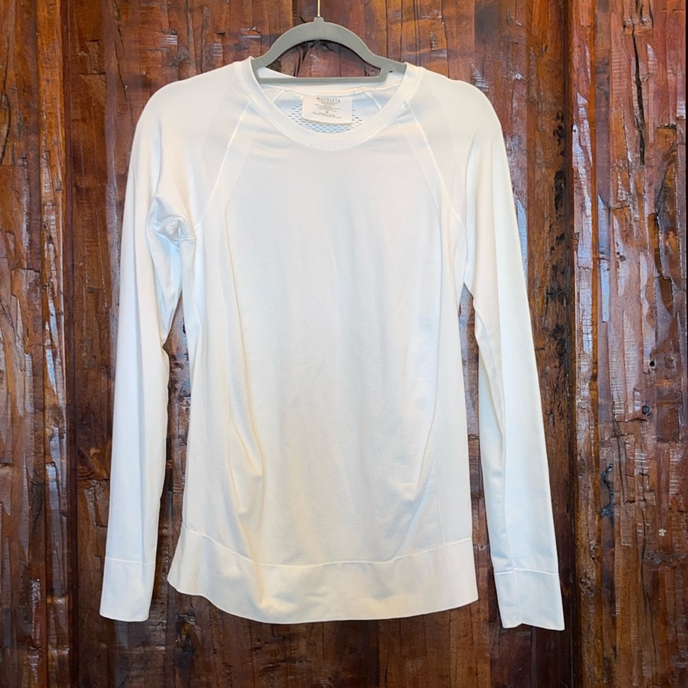Athleta long sleeve shirt. White. Size Medium